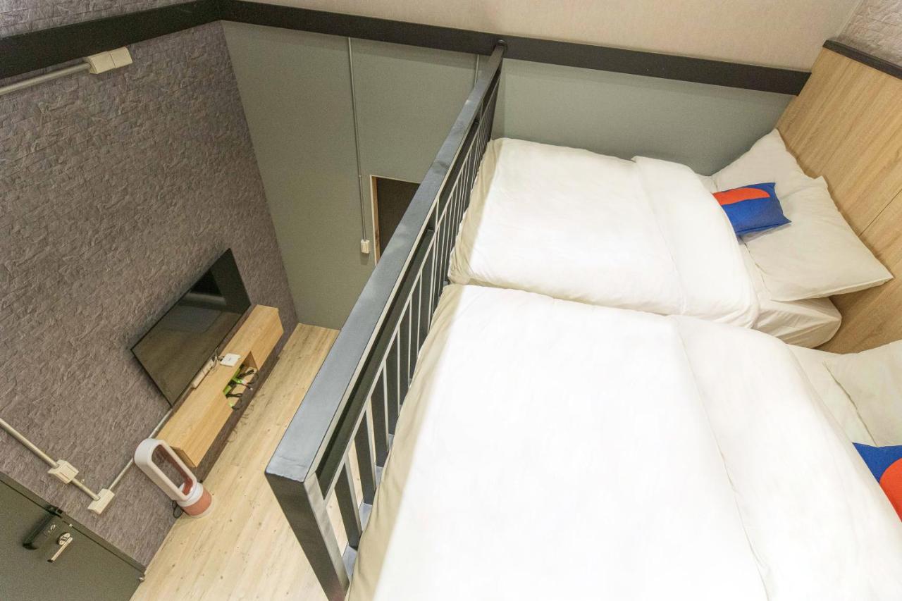 Chief Homestay Тайнан Екстериор снимка